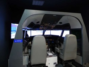 Vista externa del simulador del Boeing 737NG
